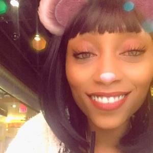 Meet your Posher, Latisha